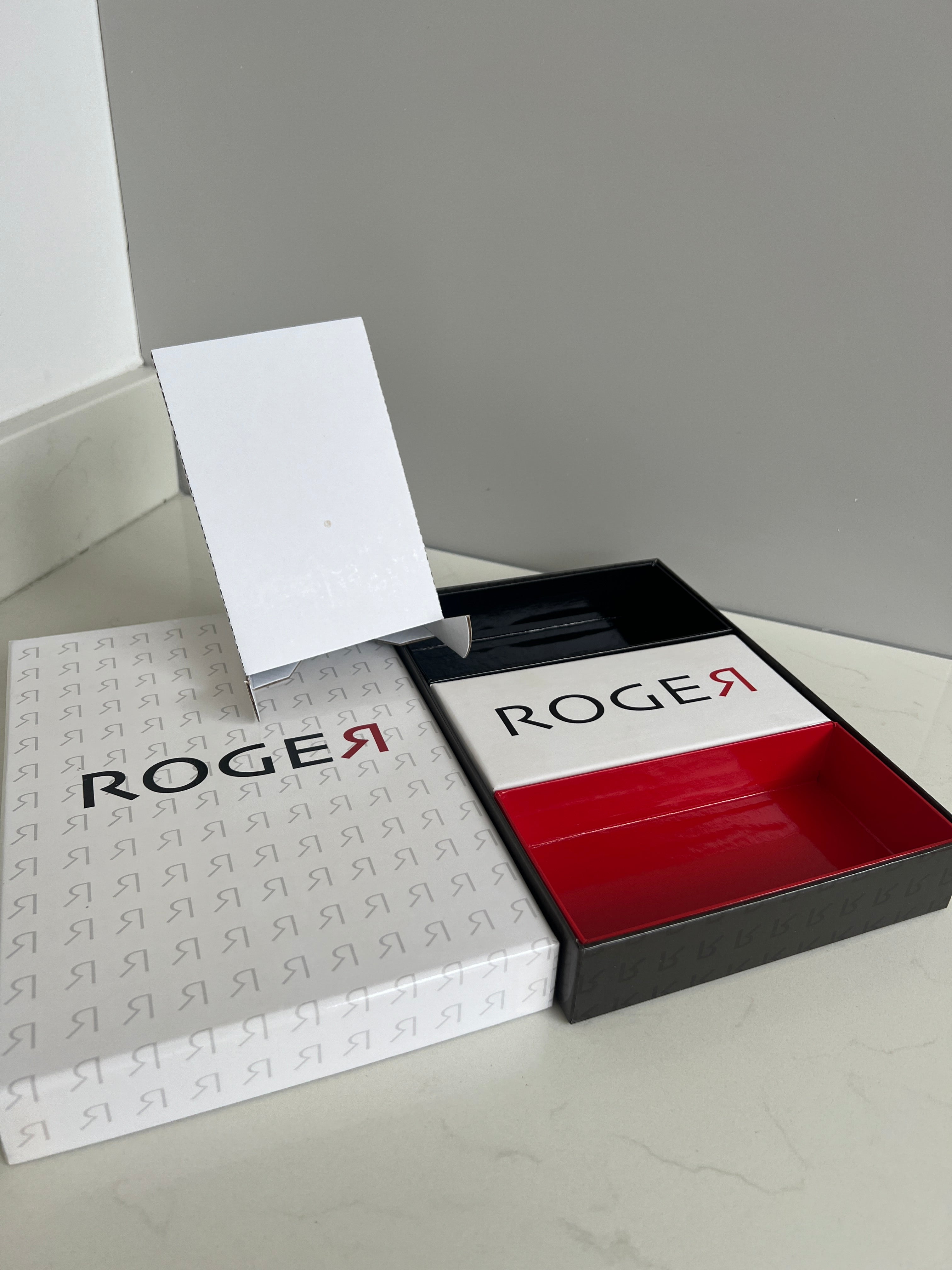 Roger Display Box